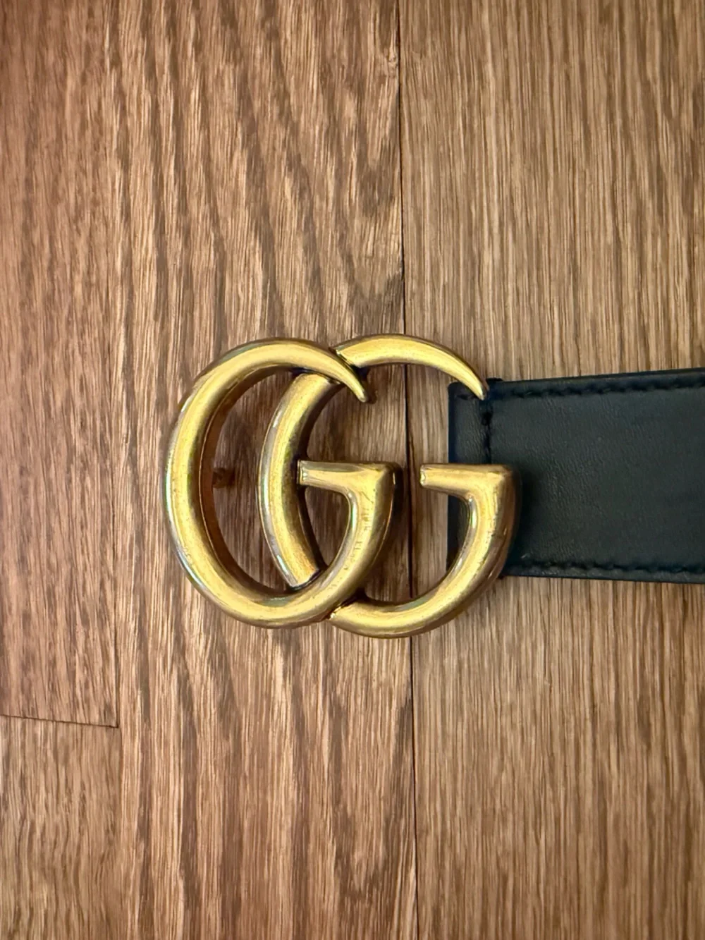 Authentic Gucci Gold belt - Picture 3 of 3